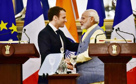 Macron-Modi-100318-(PMO_460